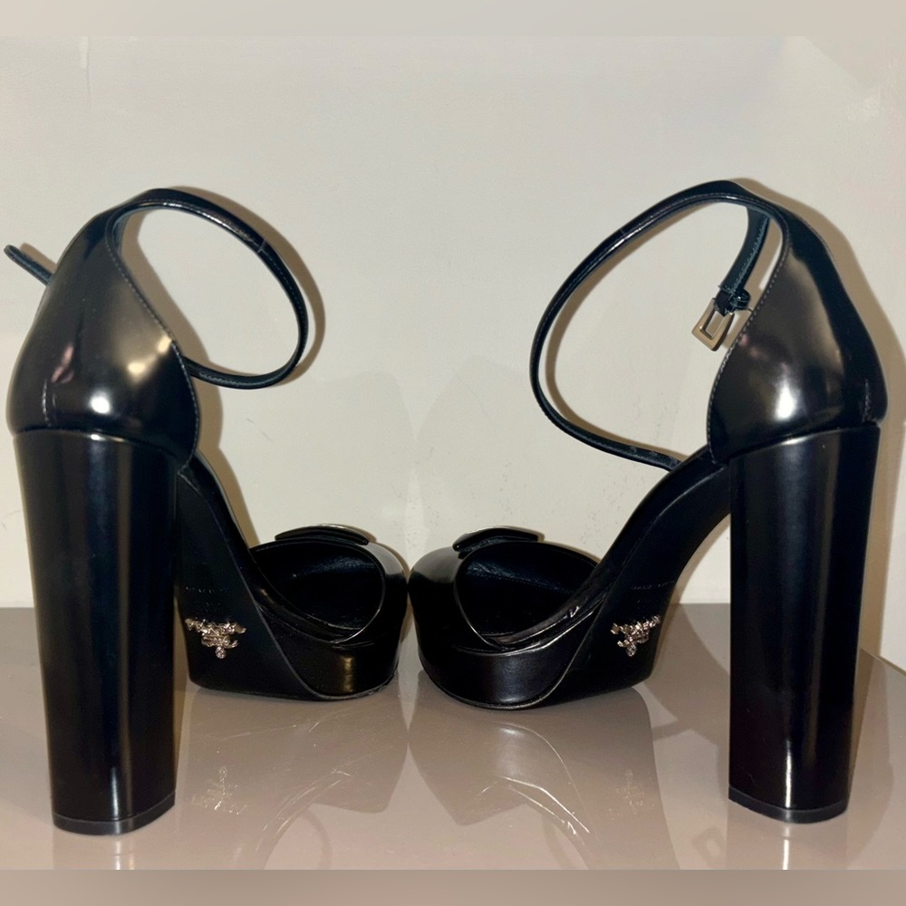 Authentic Prada Open-Sided Leather Pump, Round To… - image 4